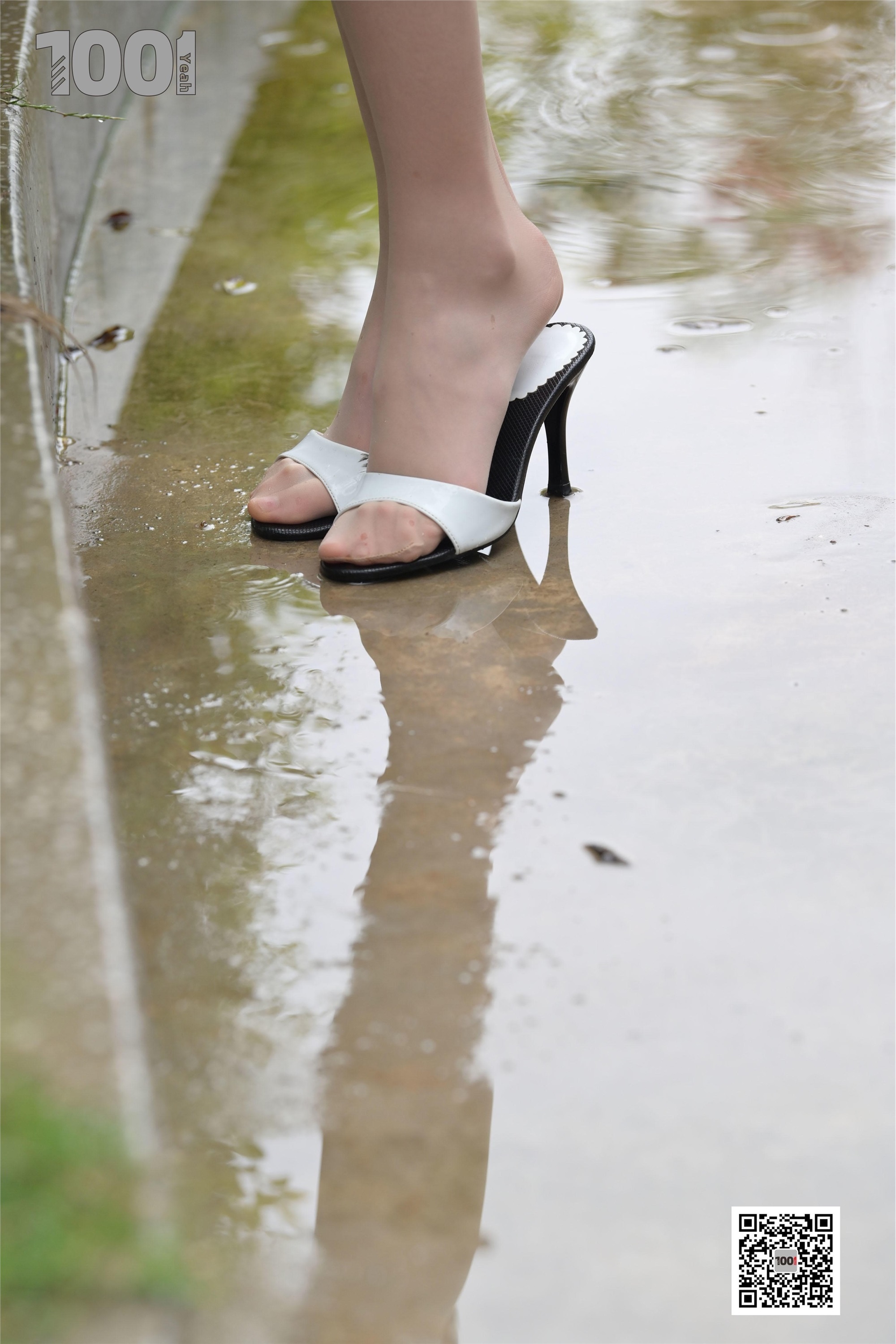 IESS异思趣向  一千零一夜《雨中漫步2》